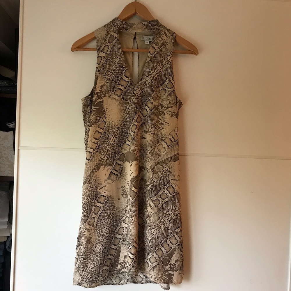 LAST DAY TO BUY!! GUESS DRESS - Picture 3 of 10